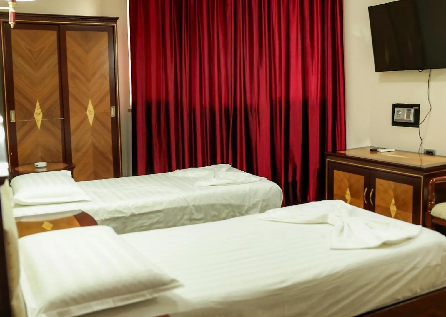 Hotel Univers Lac Fushe Milot 4*,  Albania