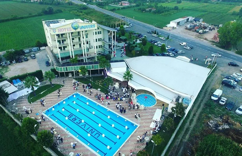 Hotel Univers Lac location
