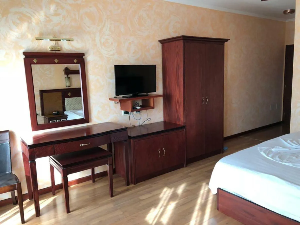 Hotel Univers Lac Fushe Milot Albania
