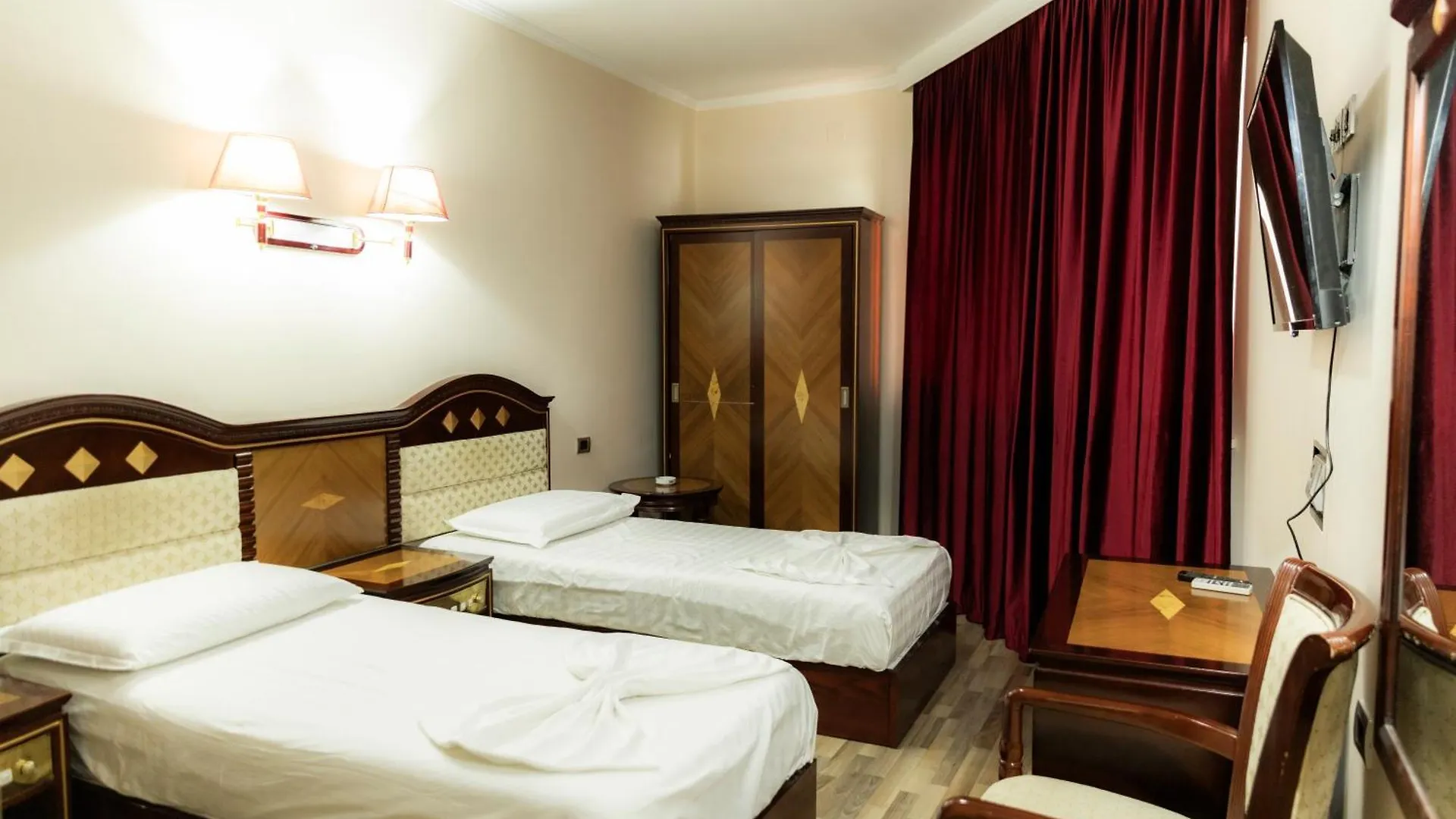 ****  Hotel Univers Lac Fushe Milot 알바니아