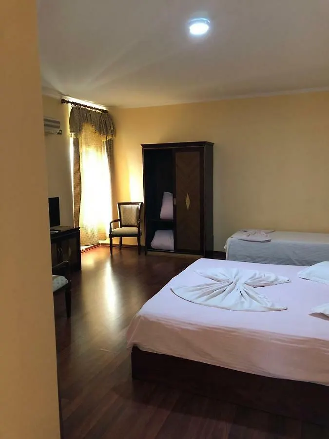 Hotel Univers Lac Fushe Milot